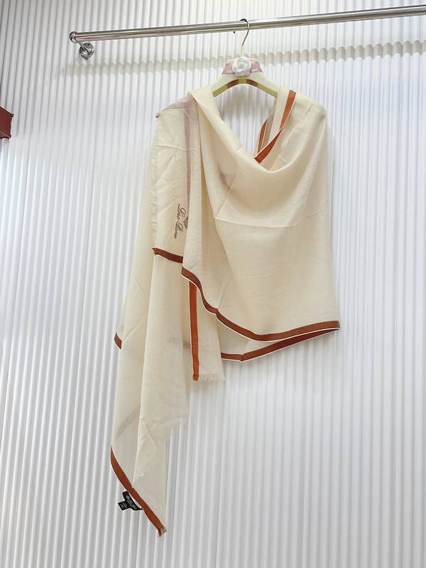 Loro Piana Scarf LPC00042 Loro Piana Scarf LPC00042